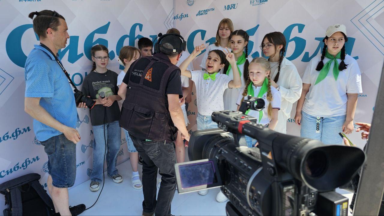 Фото «Тысячи детских улыбок» На Михайловской Набережной и в парке «Арена» в Новосибирске стартовал День защиты детей – ОНЛАЙН репортаж 23